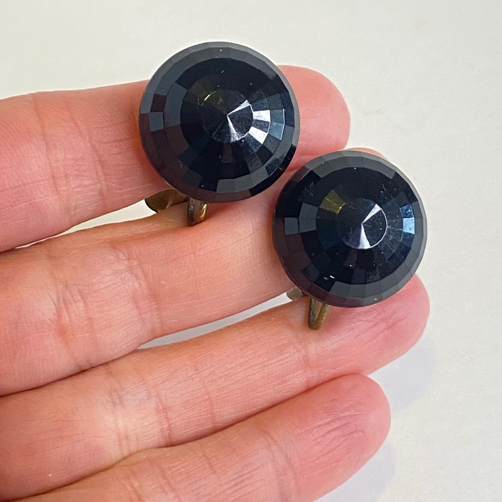 Dalsheim Vintage Black Faceted Lucite Domed Clip On Earrings Brass Tone‎ 0.8"